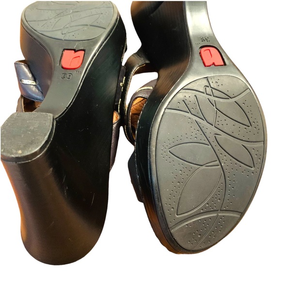 Umberto Raffini Studded & Embellished Wedge Sandals in Black Leather sz 8 - Picture 12 of 13